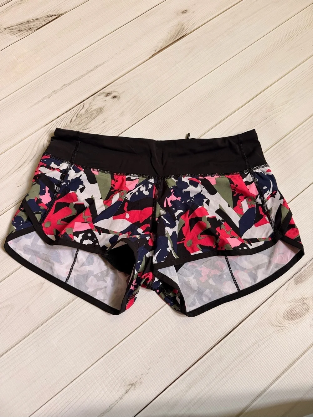 lululemon athletica Women's Multicolor Camo Athletic Shorts - Black Waistband